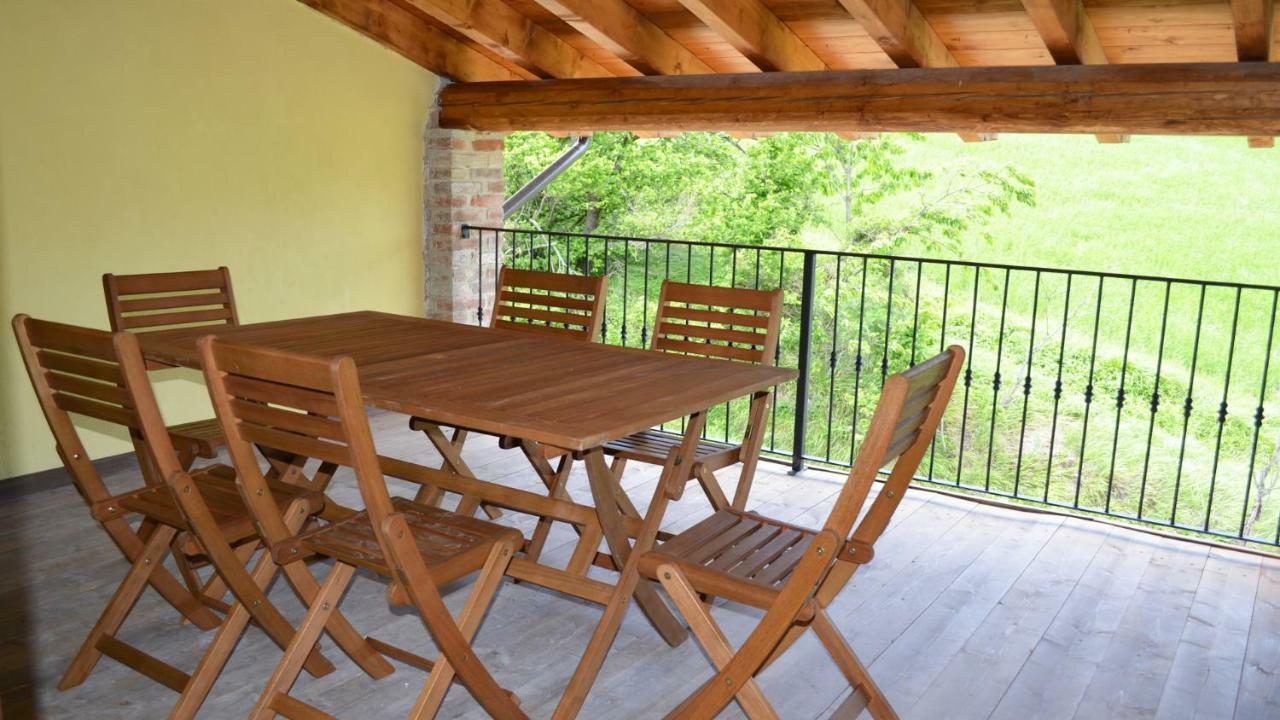 Agriturismo Veritas bed&Wine Casaleggio Boiro Exterior foto