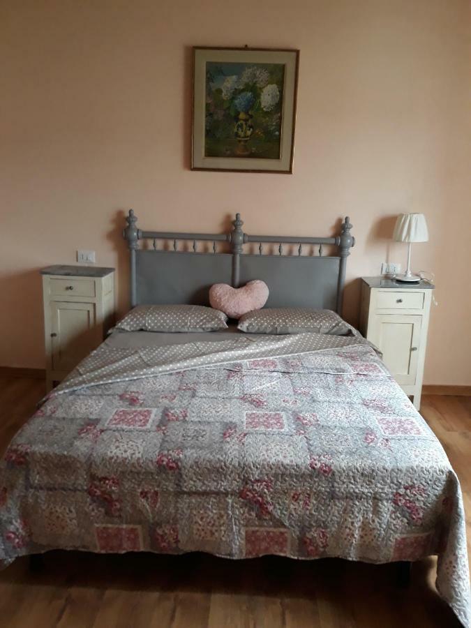 Agriturismo Veritas bed&Wine Casaleggio Boiro Exterior foto