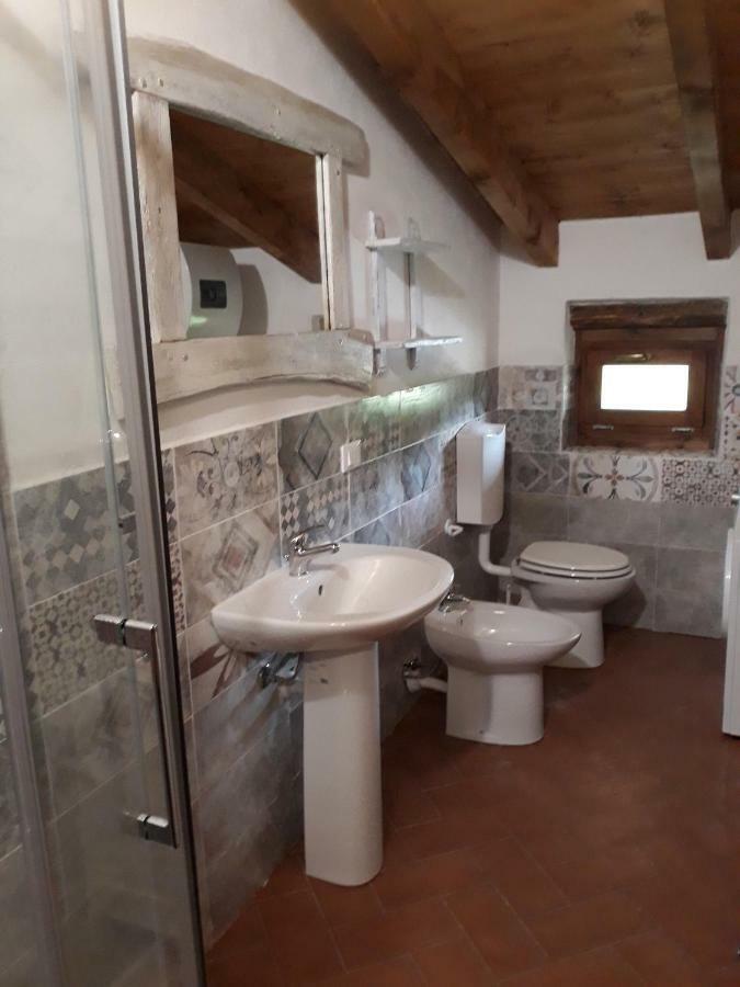Agriturismo Veritas bed&Wine Casaleggio Boiro Exterior foto