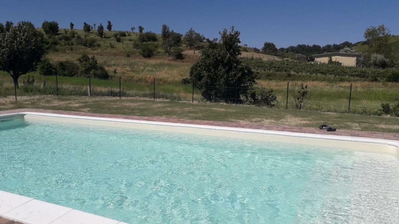 Agriturismo Veritas bed&Wine Casaleggio Boiro Exterior foto