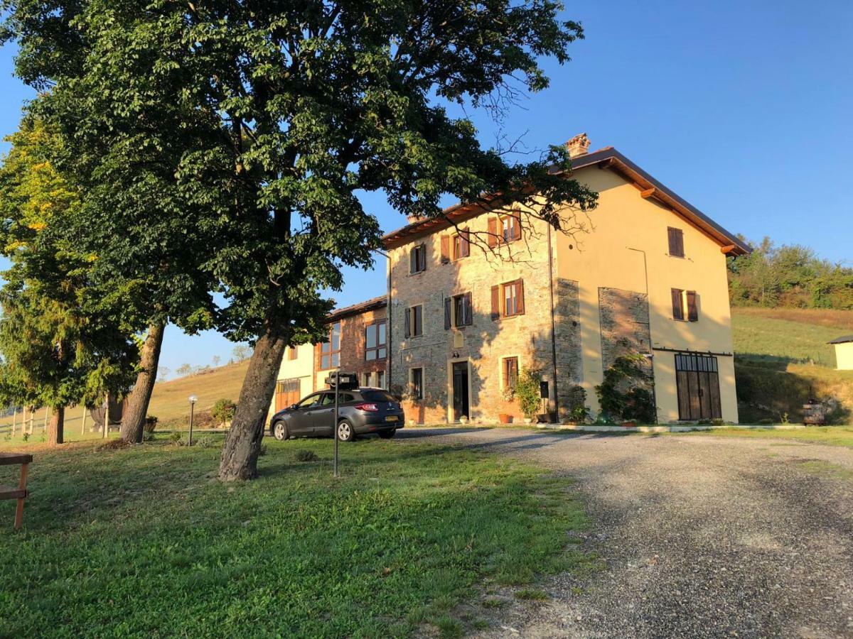 Agriturismo Veritas bed&Wine Casaleggio Boiro Exterior foto